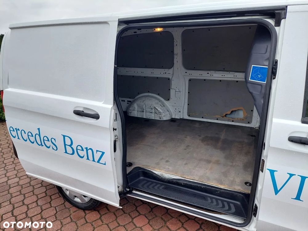 Mercedes-Benz VITO 111 - 18