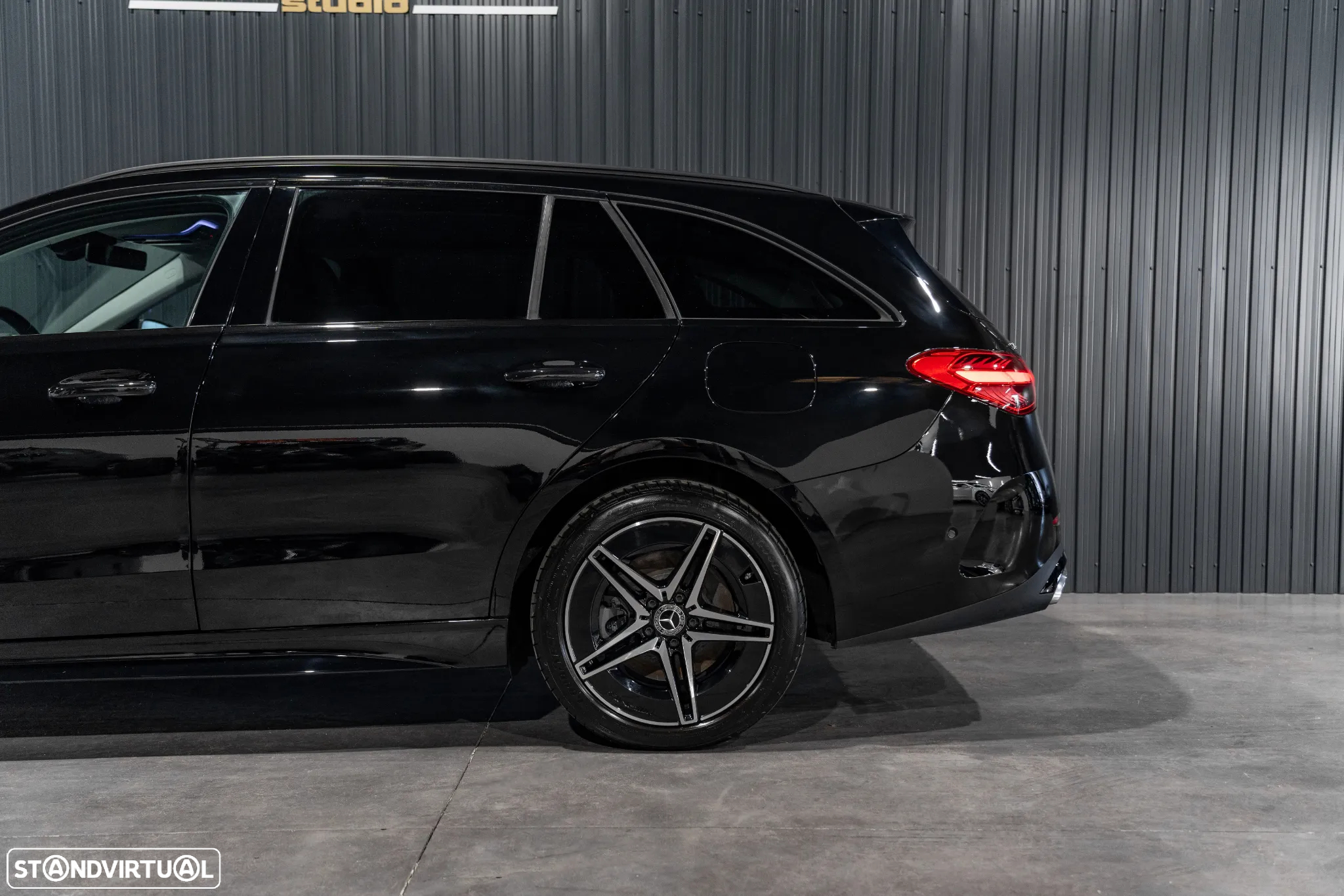 Mercedes-Benz C 300 e AMG Line - 33