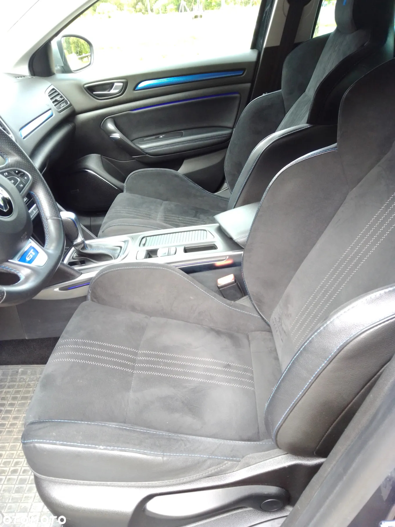 Renault Megane 1.6 dCi GT EDC - 13
