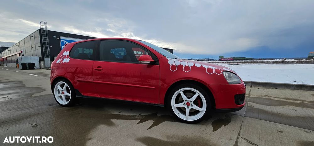 Volkswagen Golf 2.0 FSI GTI - 4