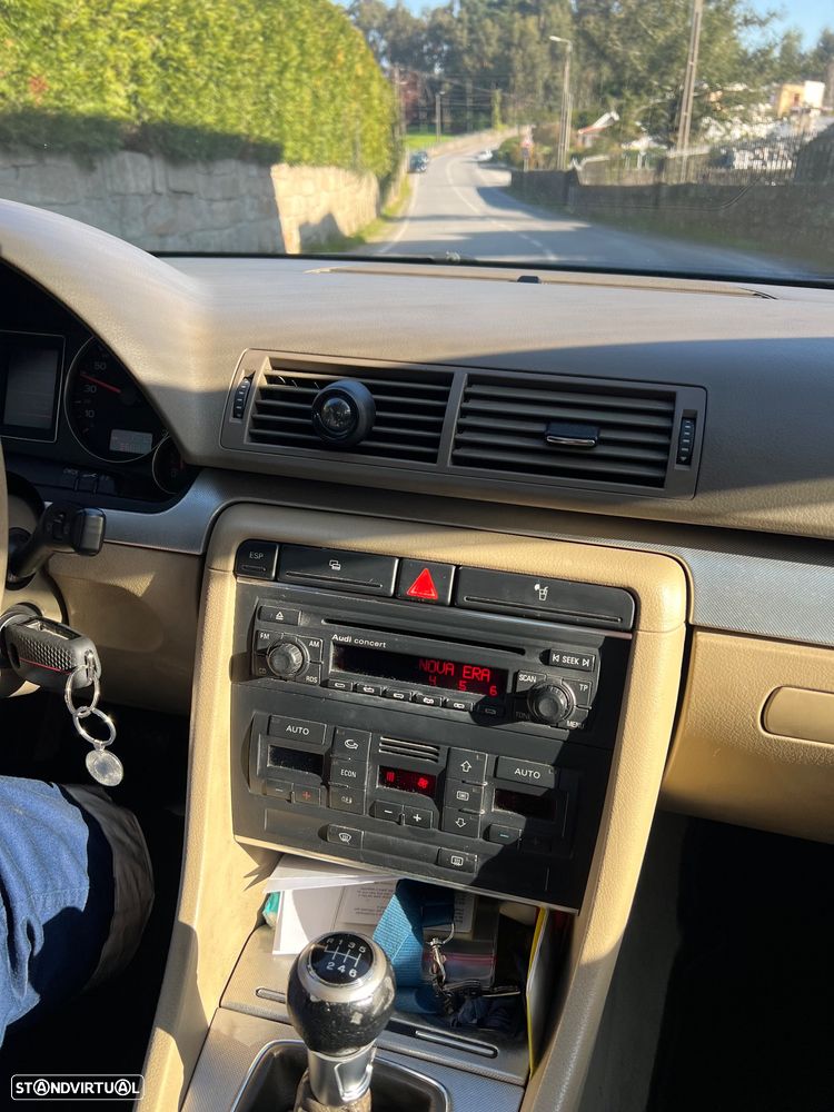 Audi A4 2.0 TDI Advance - 8
