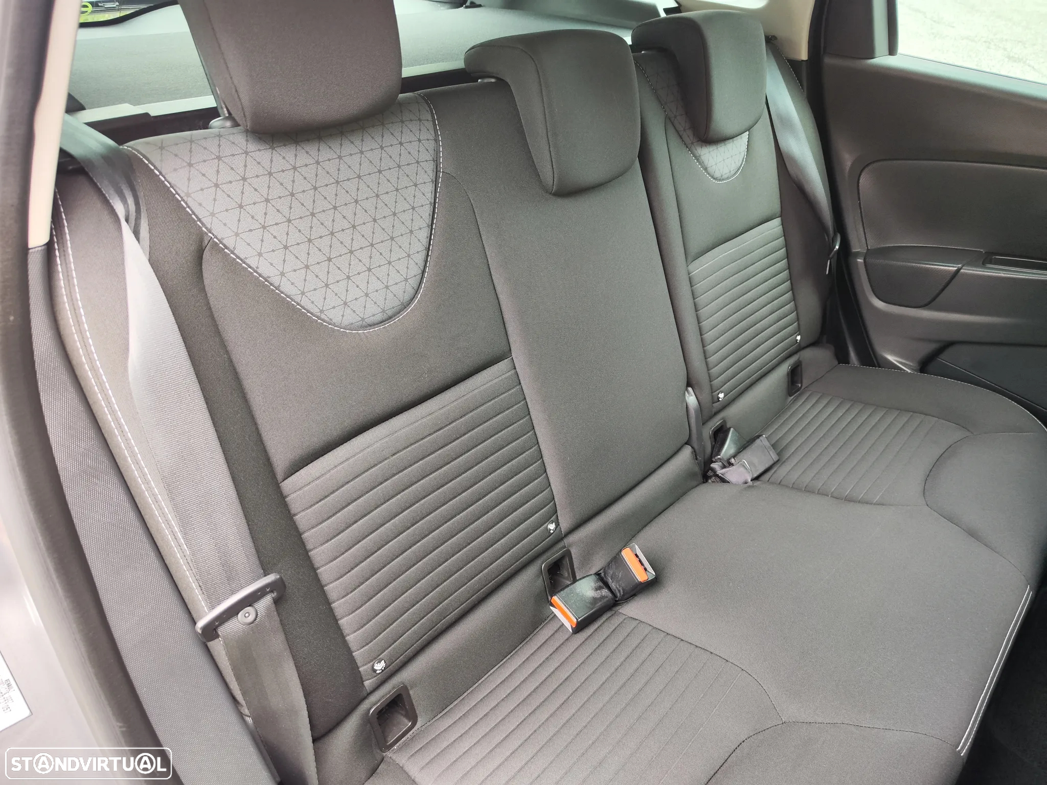 Renault Clio Sport Tourer 1.5 dCi Dynamique S - 16