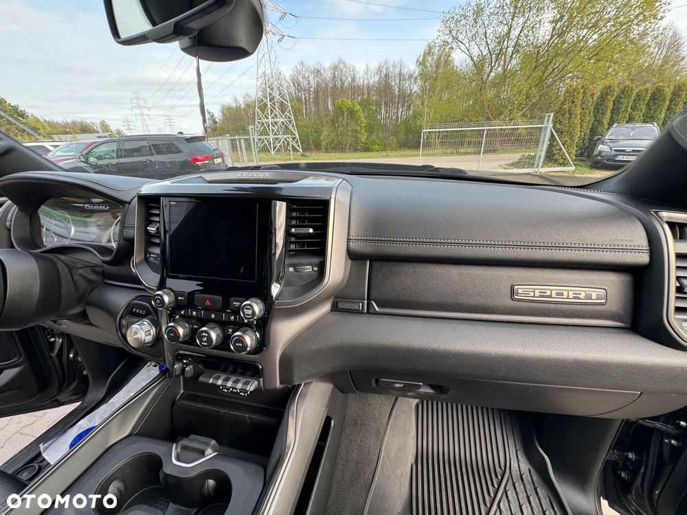 RAM 1500 5.7 Crew Cab Laramie - 21