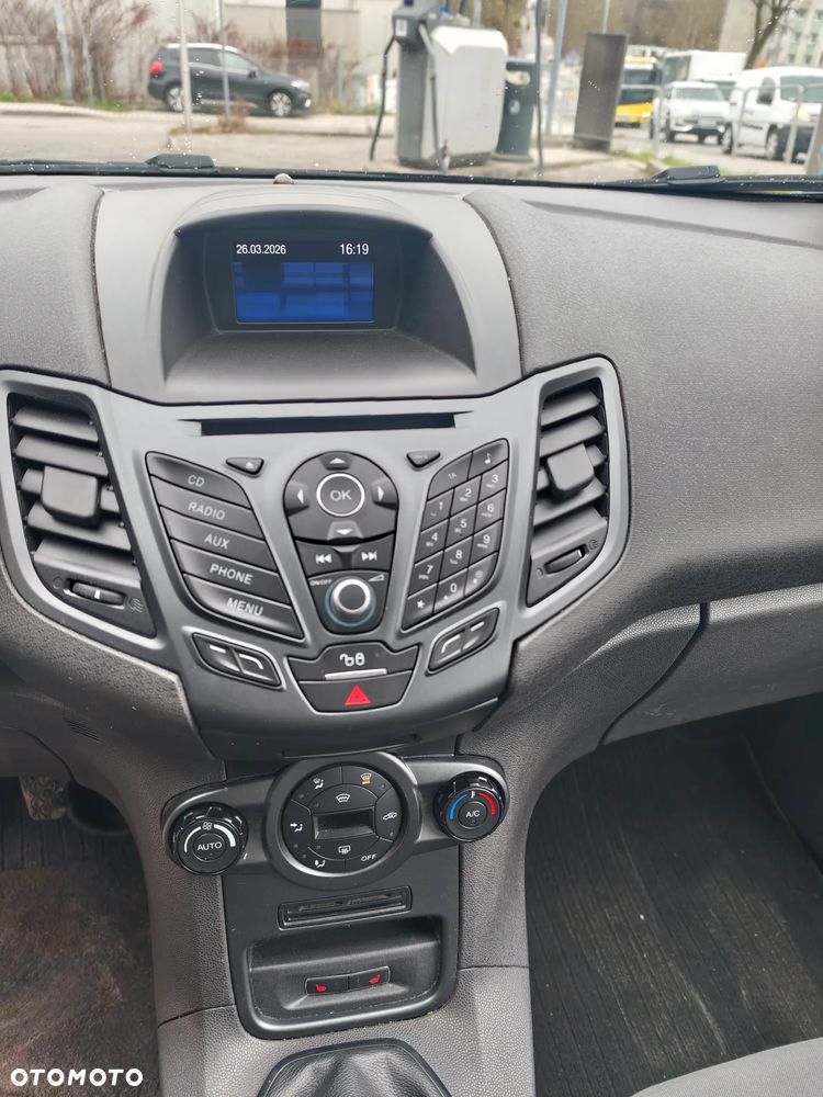 Ford Fiesta - 12