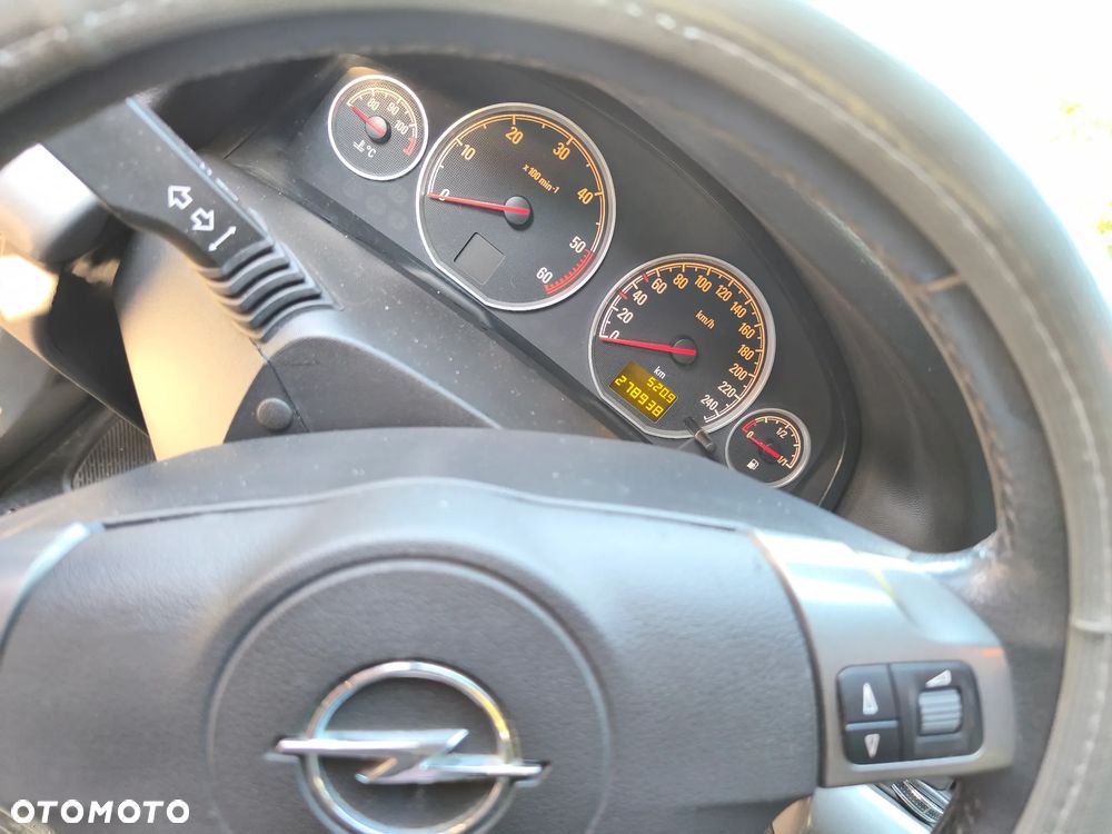 Opel Vectra - 9