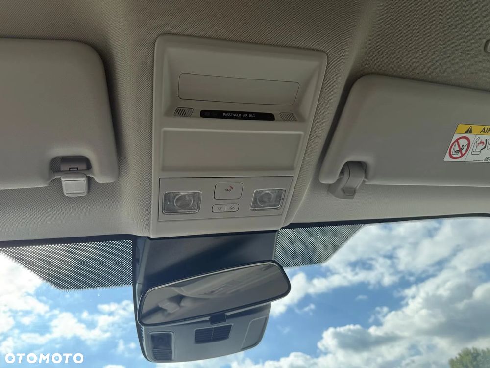 Volkswagen Caravelle - 27