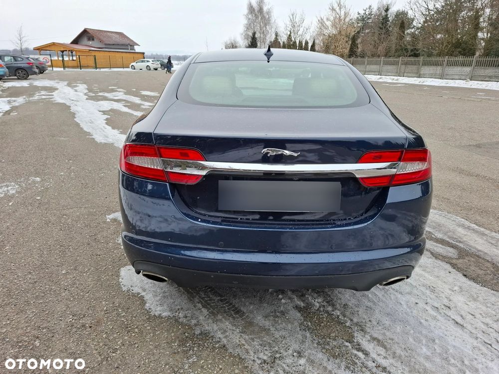 Jaguar XF 3.0 V6 D Luxury - 8