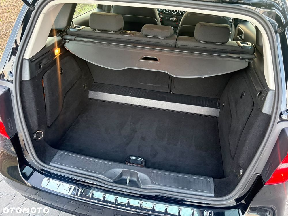 Mercedes-Benz Klasa B 180 CDI (BlueEFFICIENCY) - 22