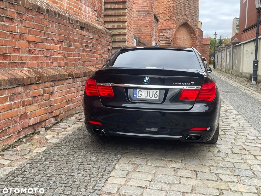 BMW Seria 7 750i xDrive - 5
