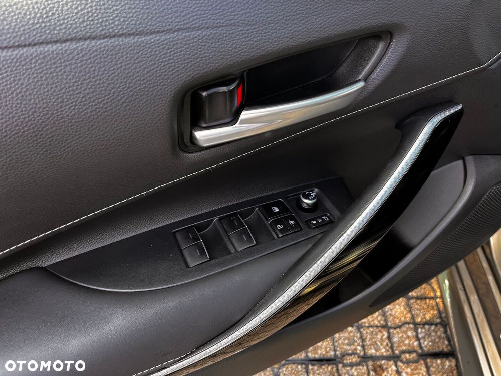 Toyota Corolla 1.8 Hybrid Comfort - 26