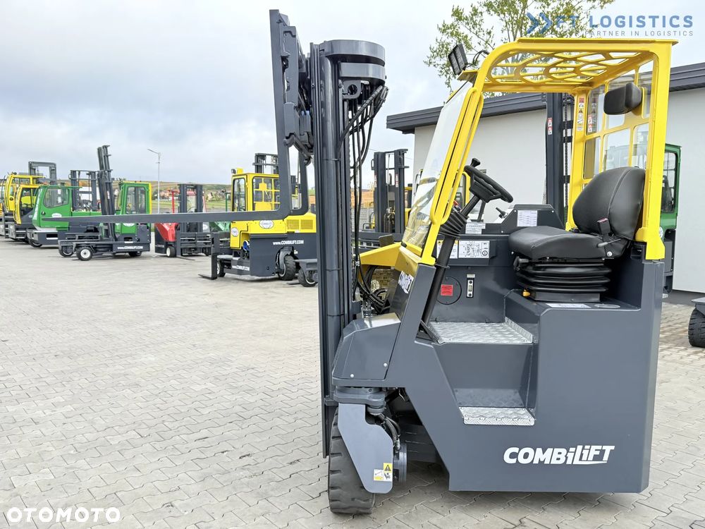 Combilift WÓZEK CZTEROKIERUNKOWY - WIELOKIERUNKOWY / CB4000 / GAS / TRIPLEX 5200MM / WOLNY SKOK / POZYCJONER WIDEŁ / PRZESUW WIDEŁ / STAN IDEALNY / Szeroka oferta wózków czterokierunkowych i bocznych, dopasowanych do różnorodnych potrzeb i zastosowań - 19