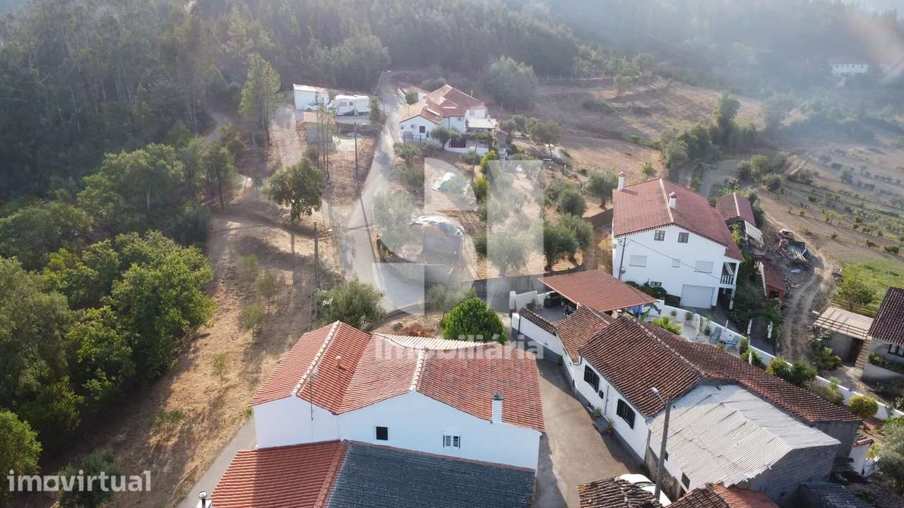 TERRENO PARA CONSTRUÇÃO - Grande imagem: 2/17