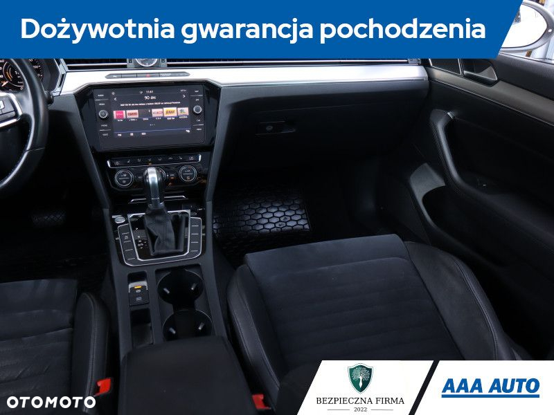 Volkswagen Passat - 9