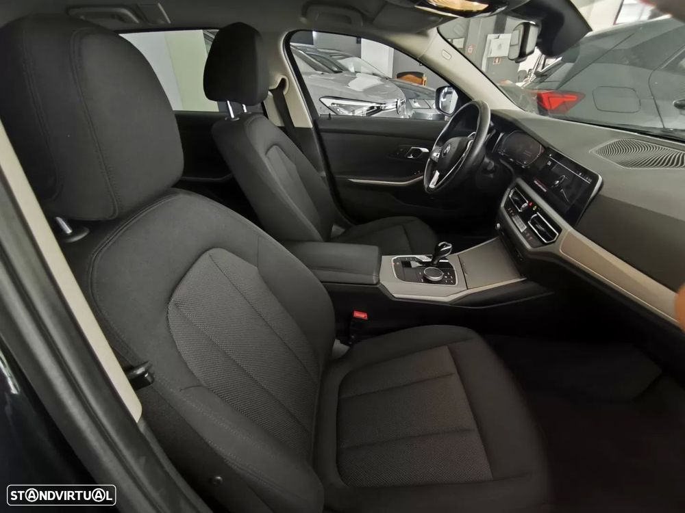 BMW 320 d Auto - 12