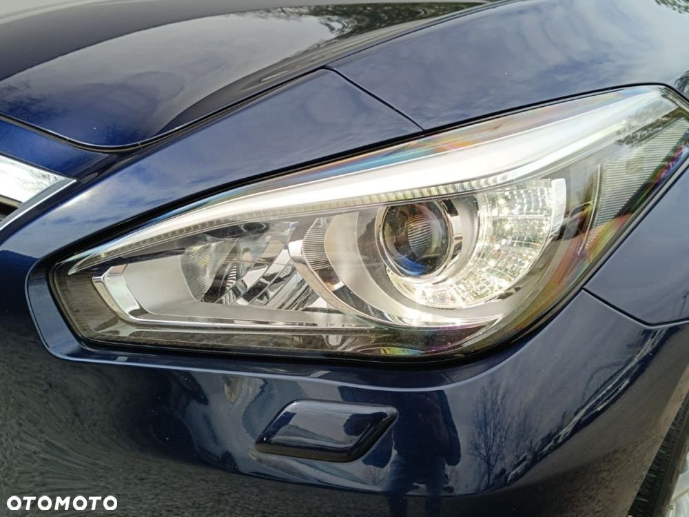 Infiniti Q70 - 33