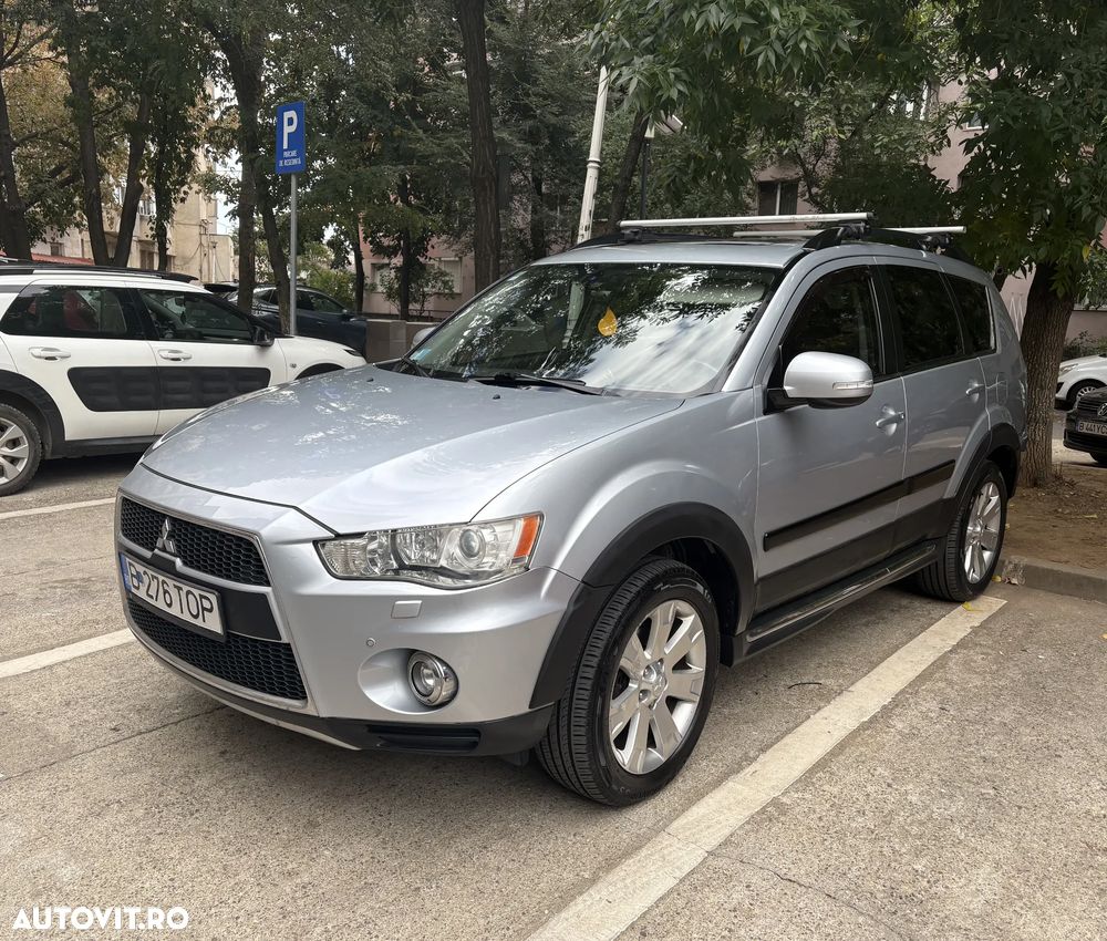 Mitsubishi Outlander - 1