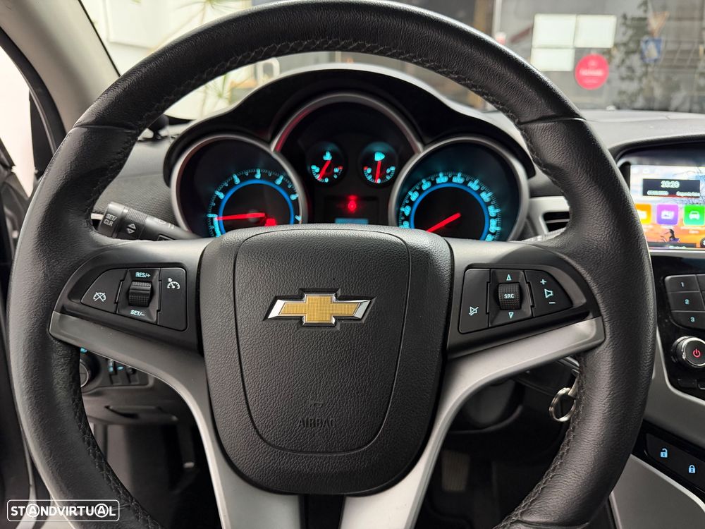 Chevrolet Cruze 1.6 LT - 16