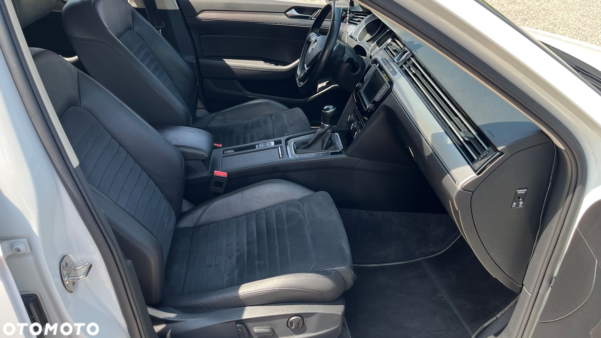 Volkswagen Passat - 26