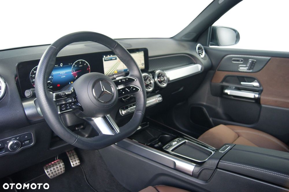 Mercedes-Benz GLB - 11