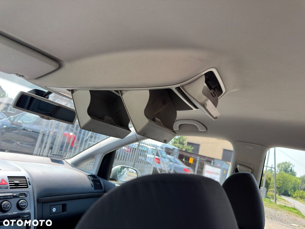 Volkswagen Touran 1.9 TDI Trendline - 25