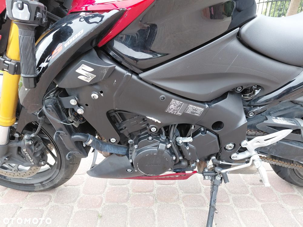 Suzuki GSX - 22