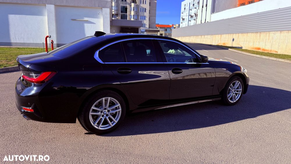 BMW Seria 3 330i xDrive Aut. Sport Line - 33