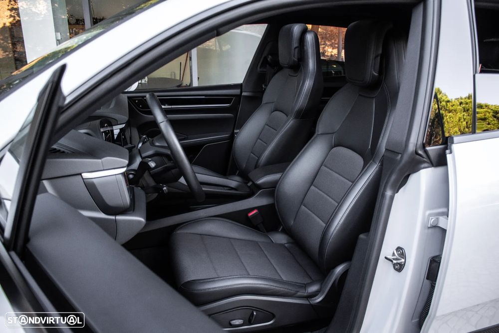 Porsche Macan Electric 4 - 29
