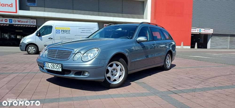 Mercedes-Benz E-Class 2006 photo 2