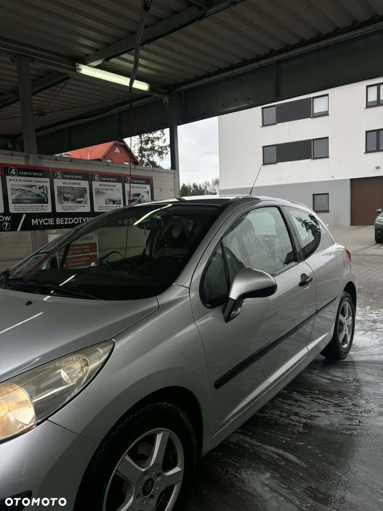 Peugeot 207 1.4 16V Trendy - 5
