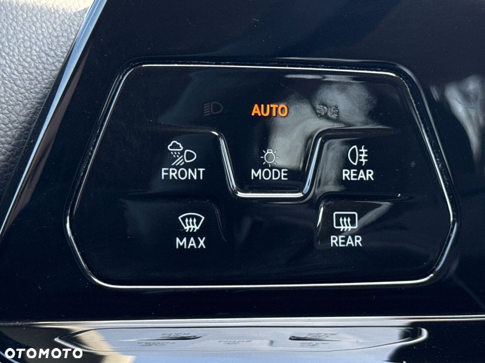 Volkswagen Golf 2.0 TSI Style DSG - 21