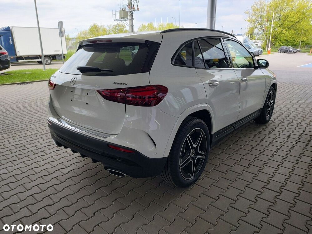 Mercedes-Benz GLA - 6
