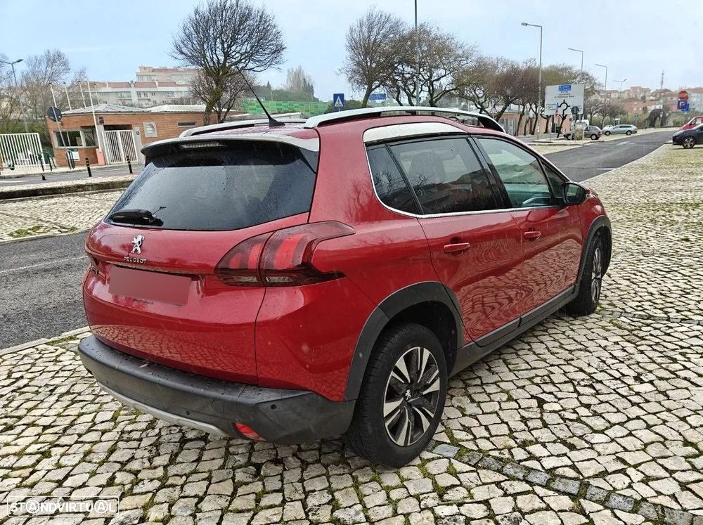 Peugeot 2008 1.2 PureTech Allure EAT6 - 3