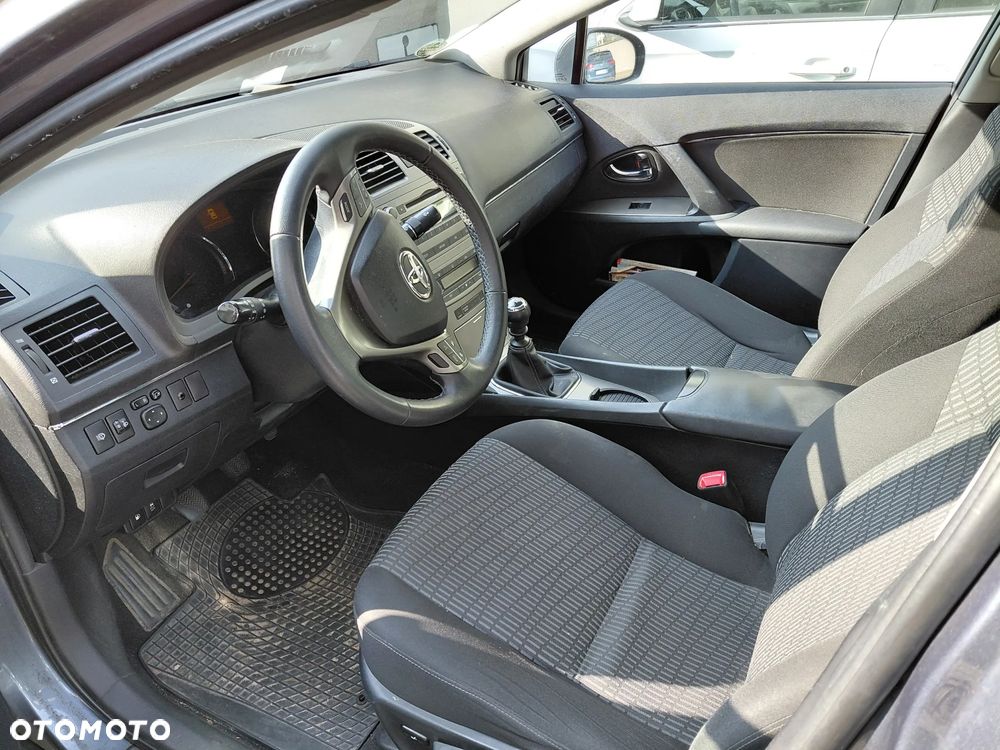 Toyota Avensis 1.8 Sol - 5
