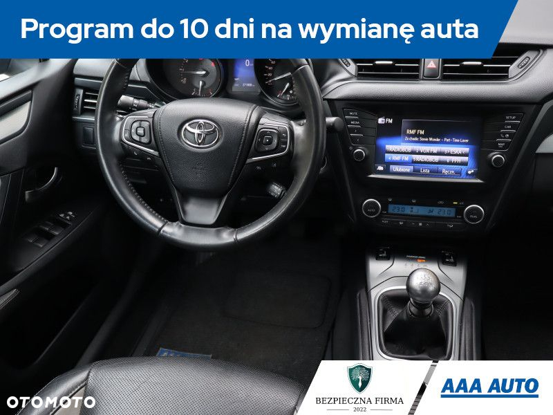 Toyota Avensis - 8