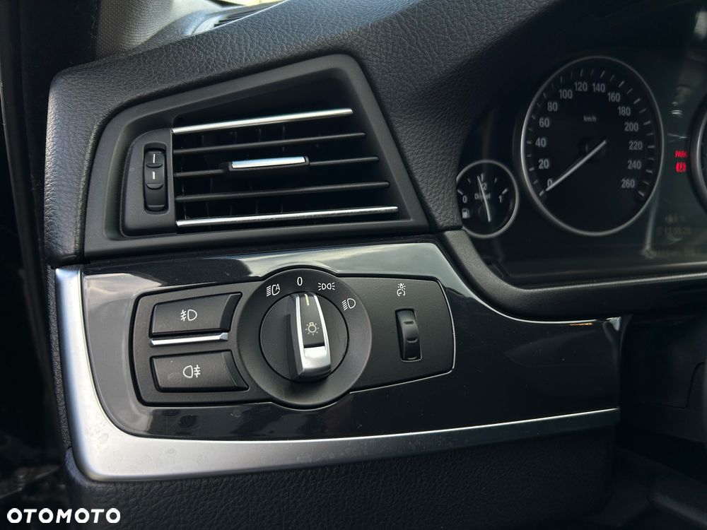 BMW Seria 5 520d - 27