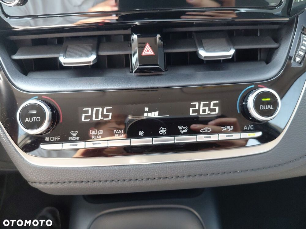 Toyota Corolla - 23