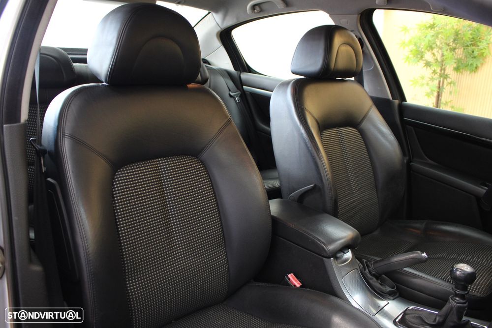 Peugeot 407 2.0 HDi Executive - 43