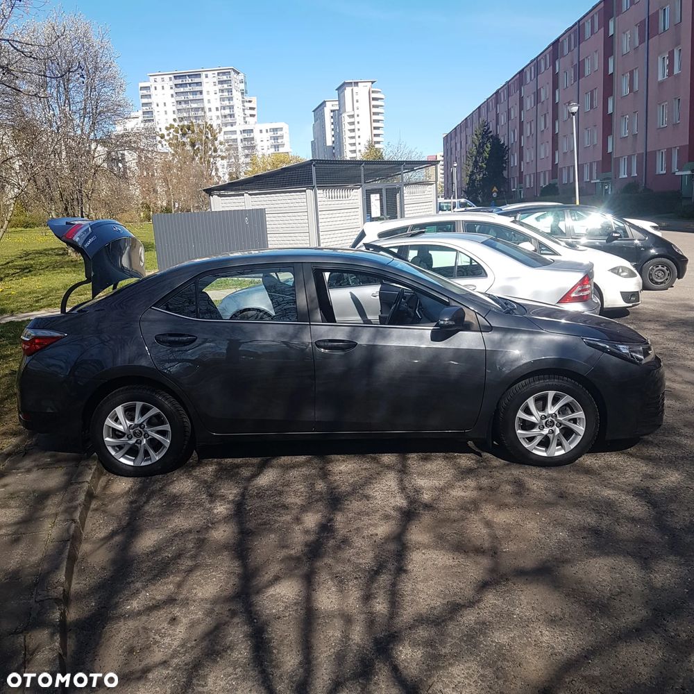 Toyota Corolla 1.6 Classic Plus - 17