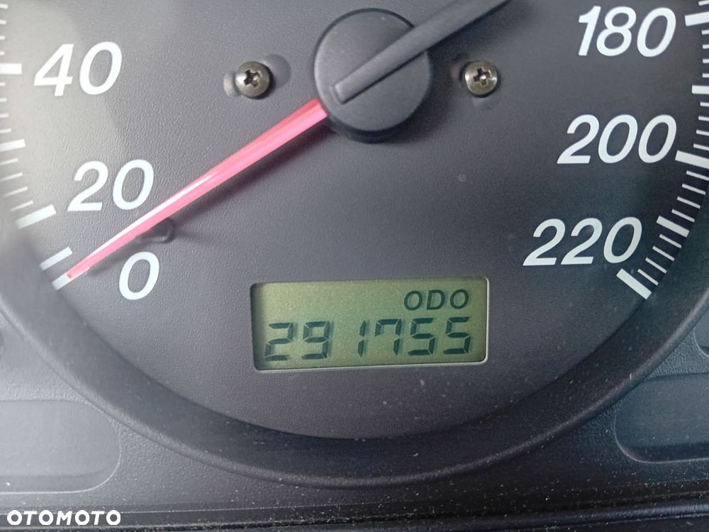 Mazda 323F 2.0 DITD Comfort - 9