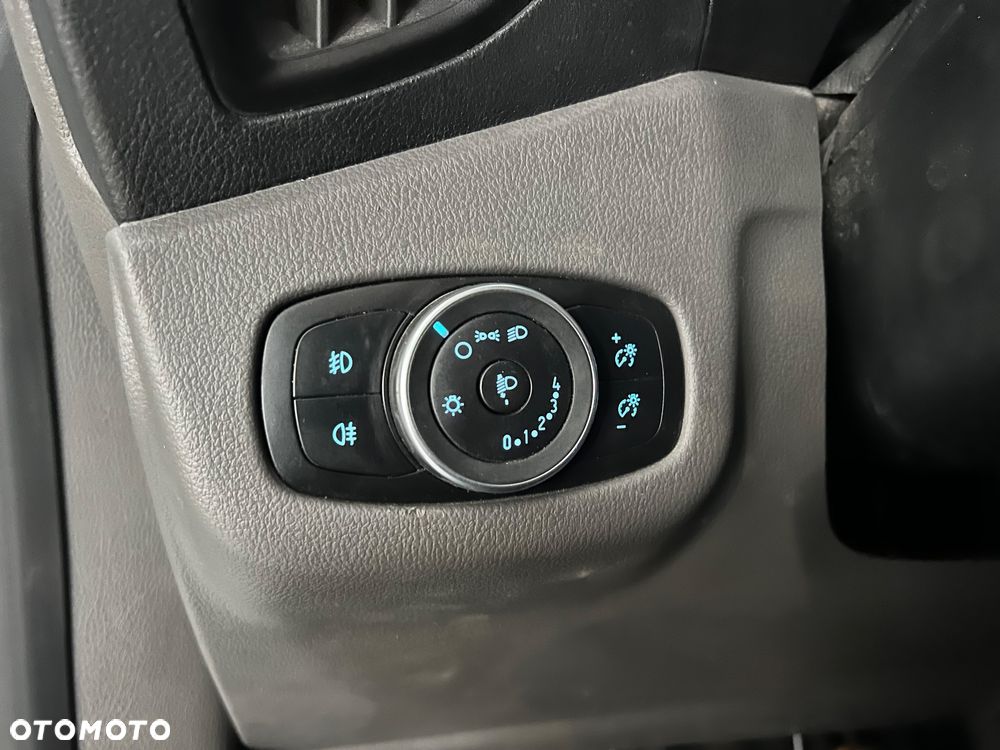 Ford Transit Connect - 23