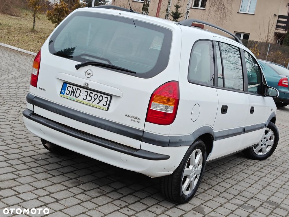Opel Zafira 2.0 DTI Executive - 2