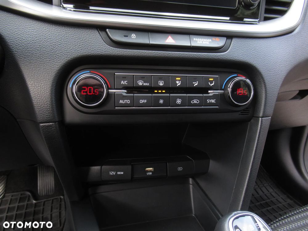 Kia Ceed 1.5 T-GDI M - 17