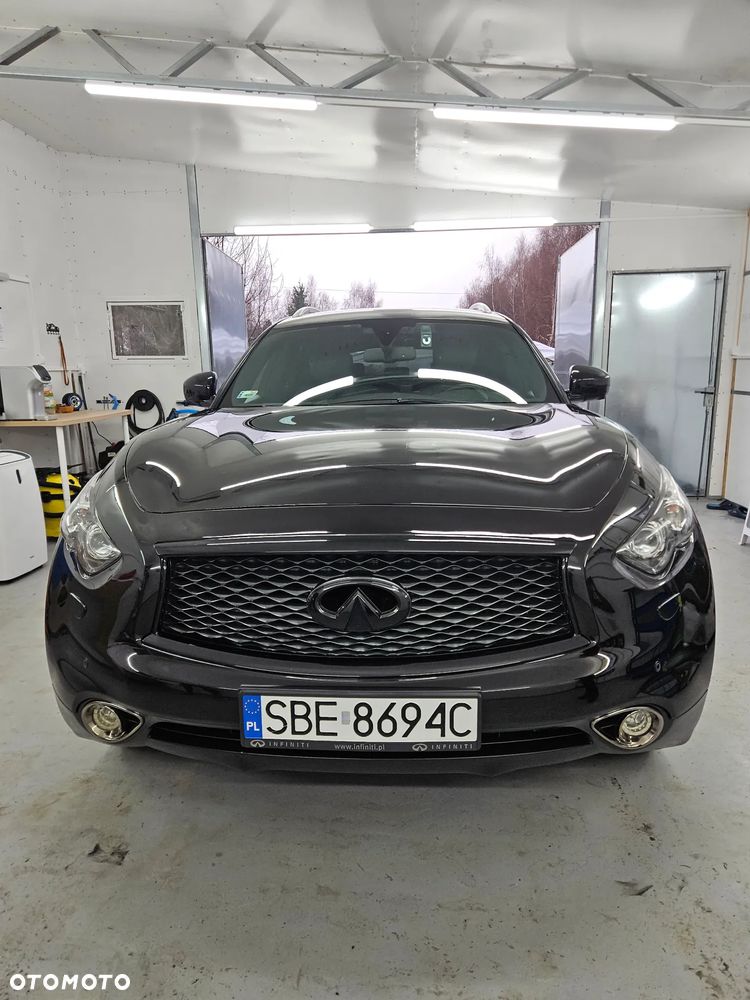 Infiniti QX70 - 1