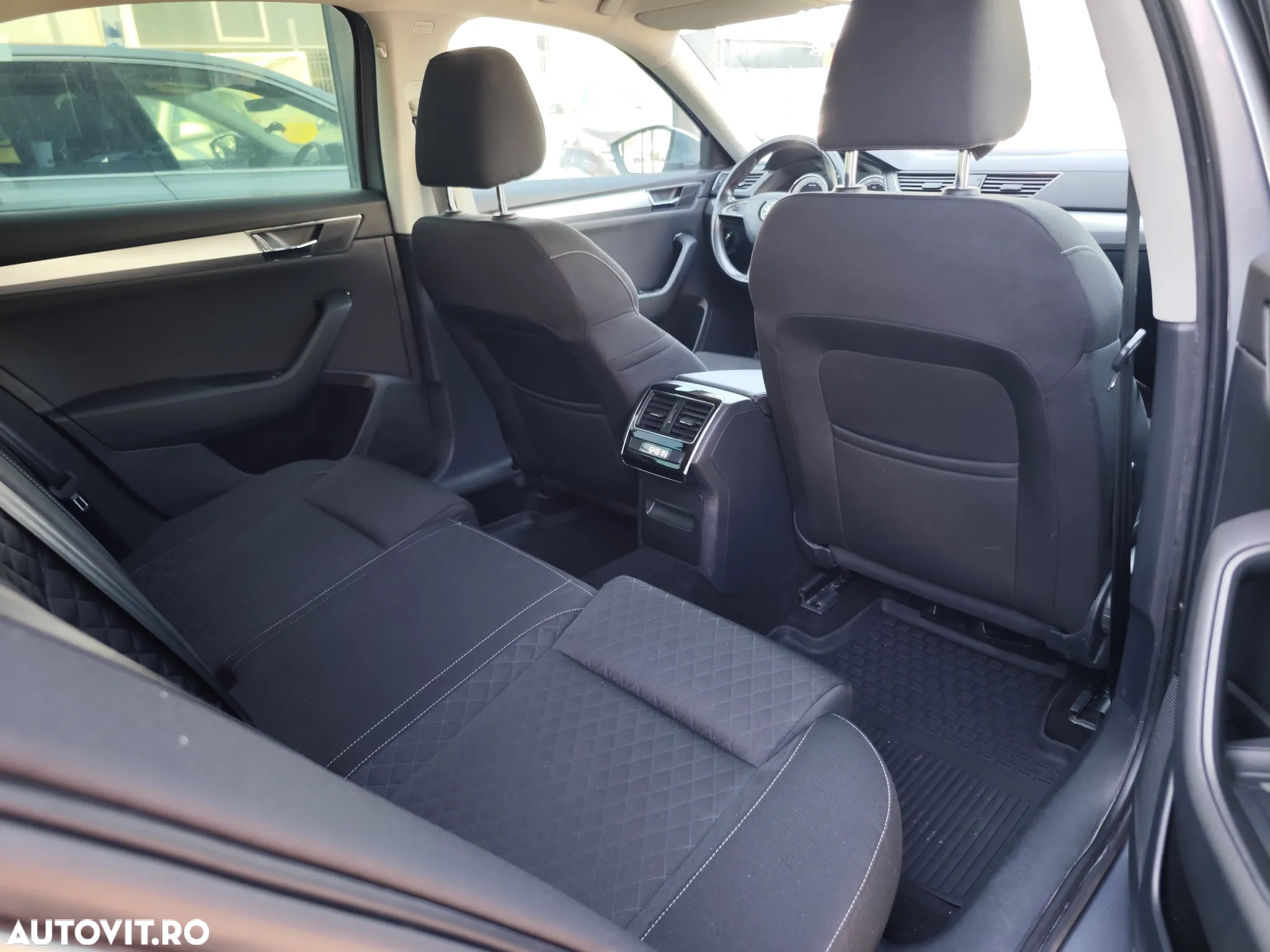 Skoda Superb 1.5 TSI DSG Ambition - 13