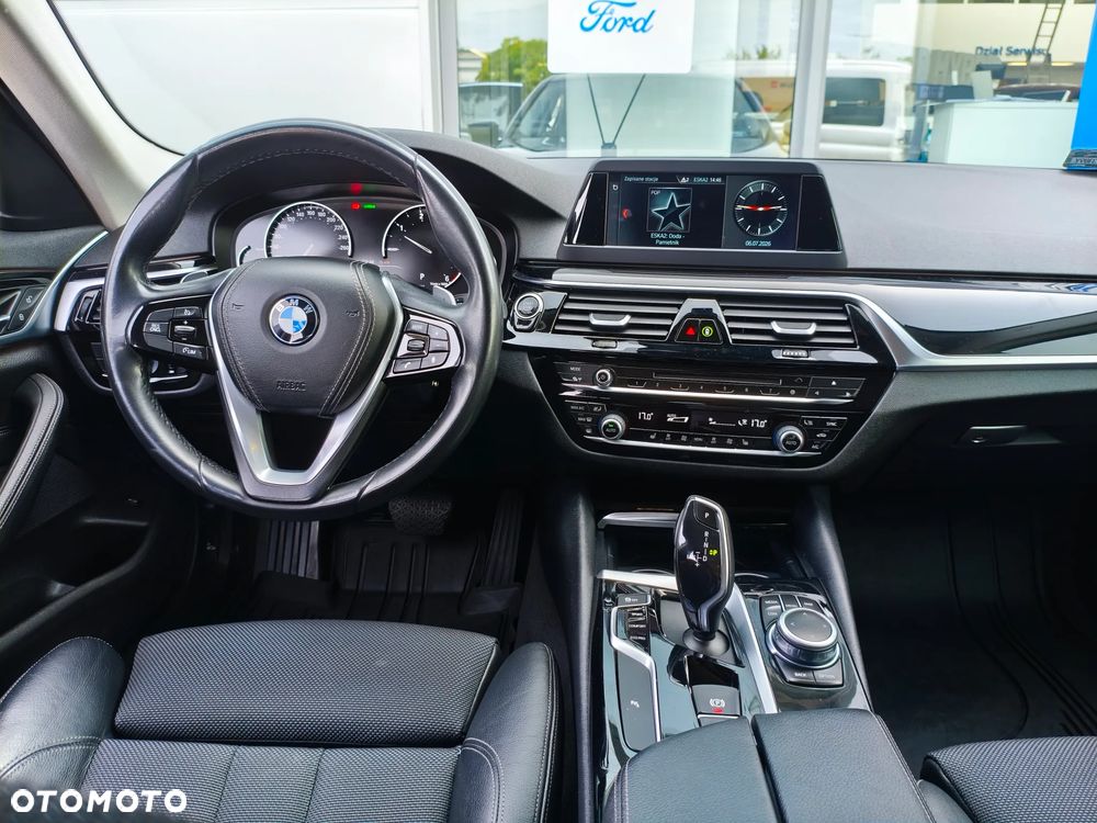 BMW Seria 5 518d Sport Line - 8