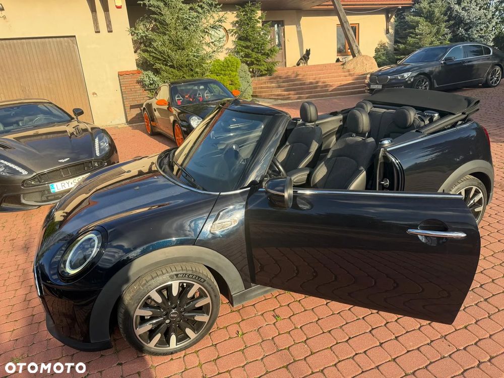 MINI Cooper Anniversary Edition - 21