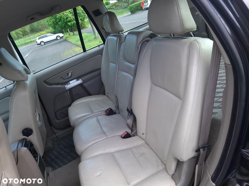 Volvo XC 90 - 9