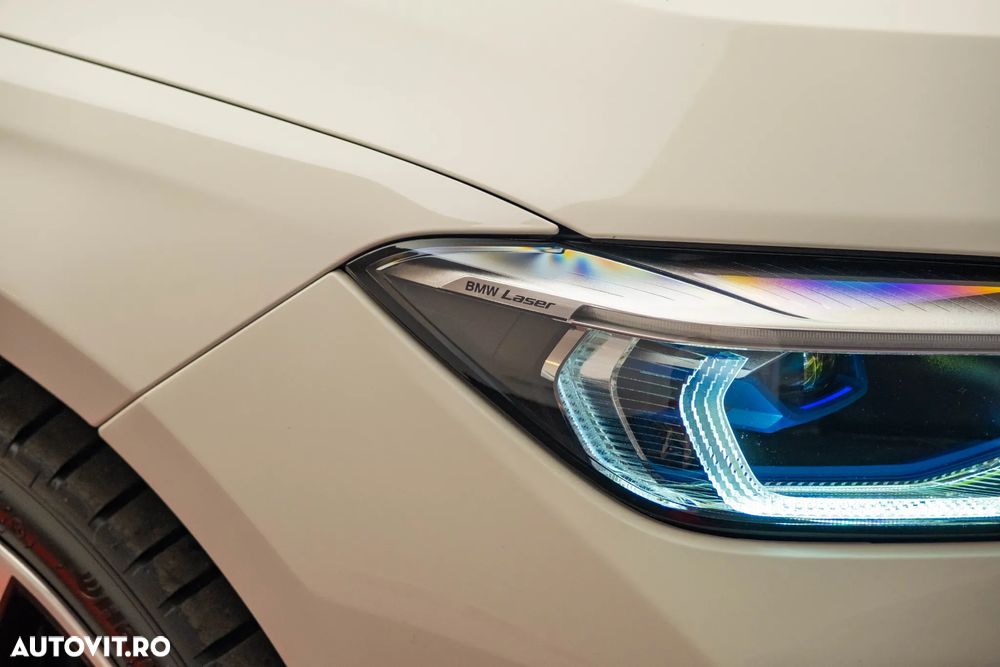 BMW Seria 7 730d xDrive MHEV - 33
