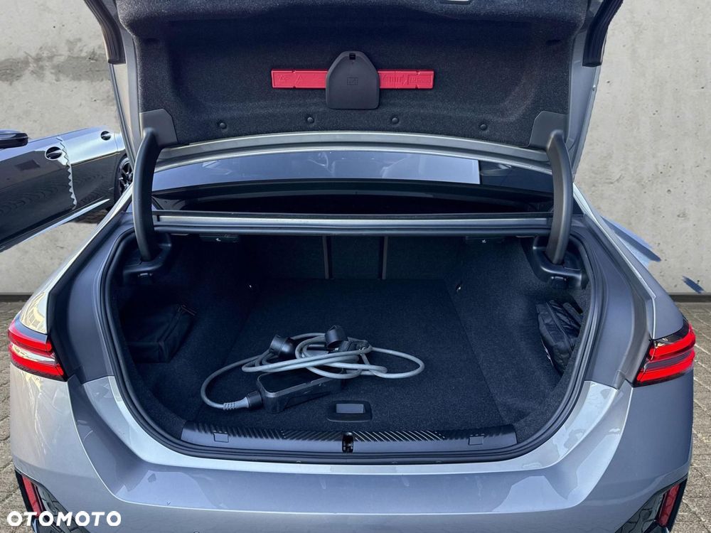 BMW i5 - 25