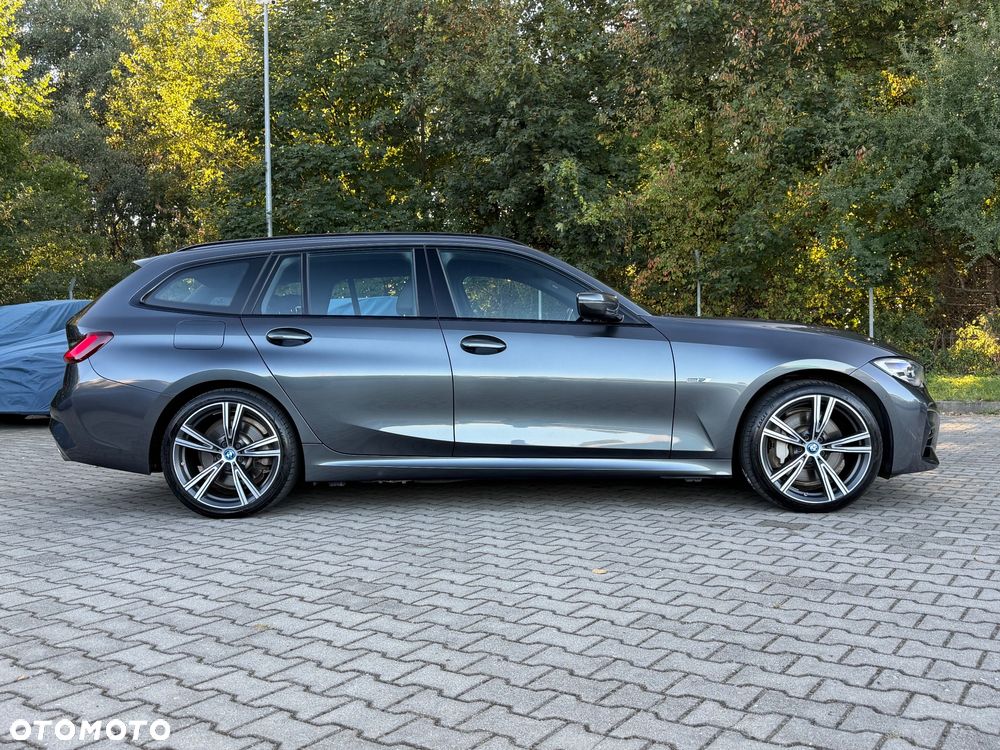 BMW Seria 3 330e xDrive M Sport - 22